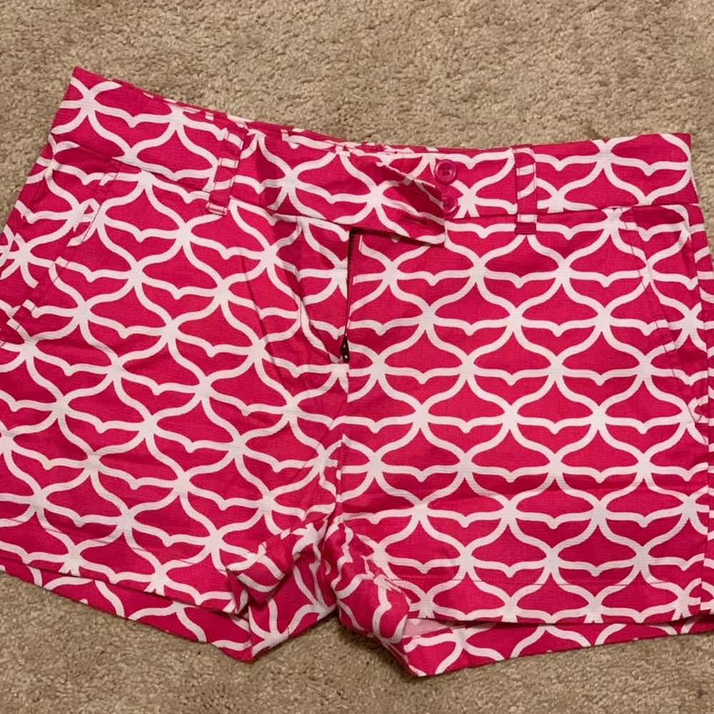 Vineyard Vines whale tale shorts size 4